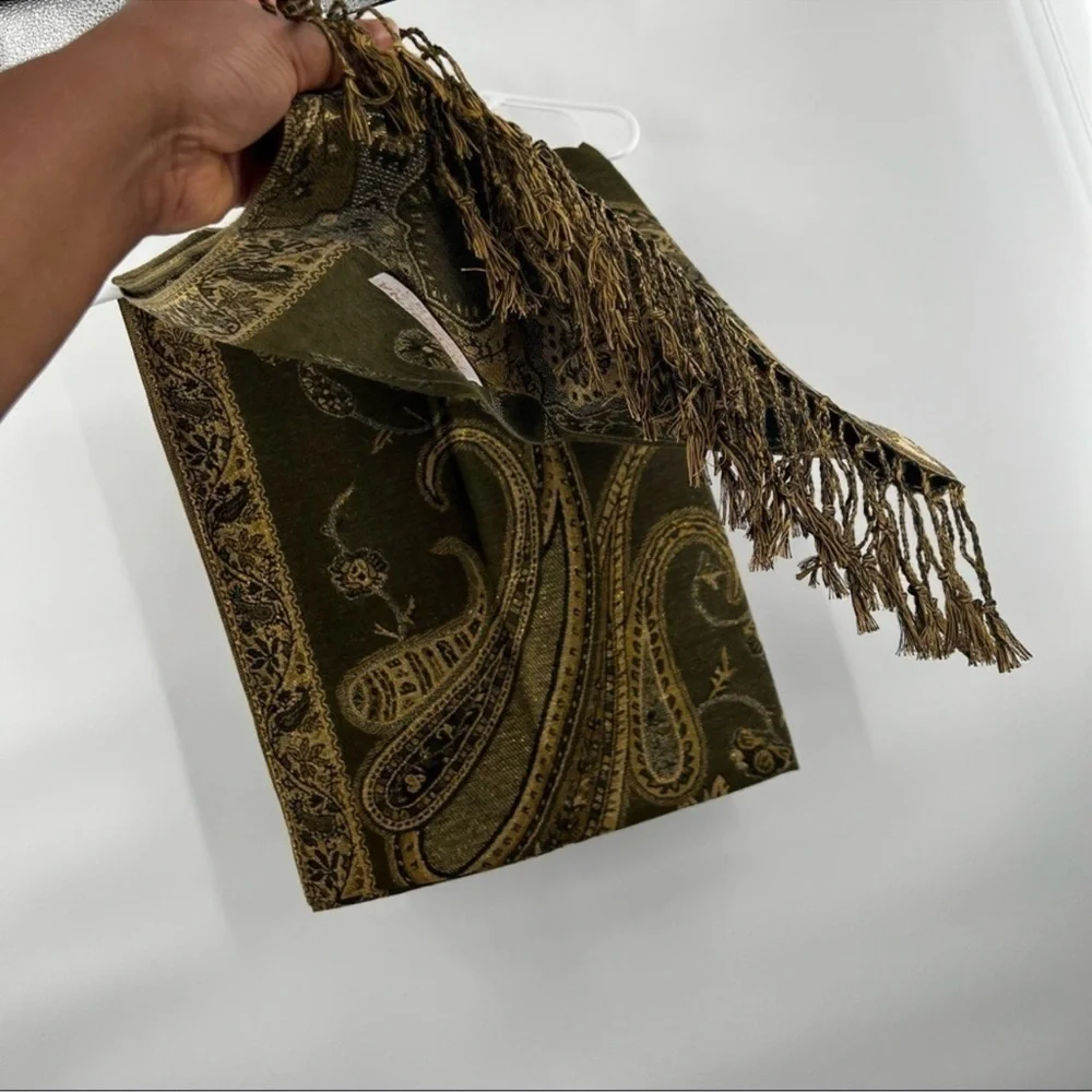 Pashmina and silk green scarf